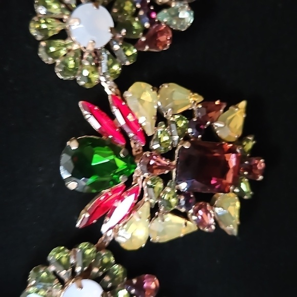 Multi-Color Necklace - Picture 4 of 4